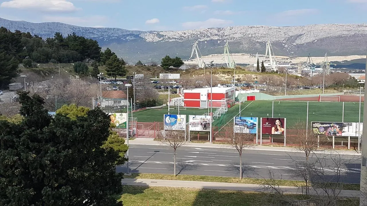 Stadium Apartment Split